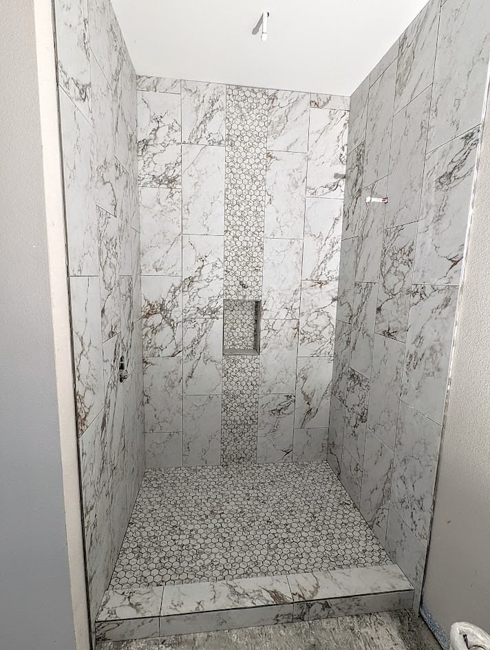 Transform Your Bathroom with Stunning Shower Accent Tile Ideas | Redo ...